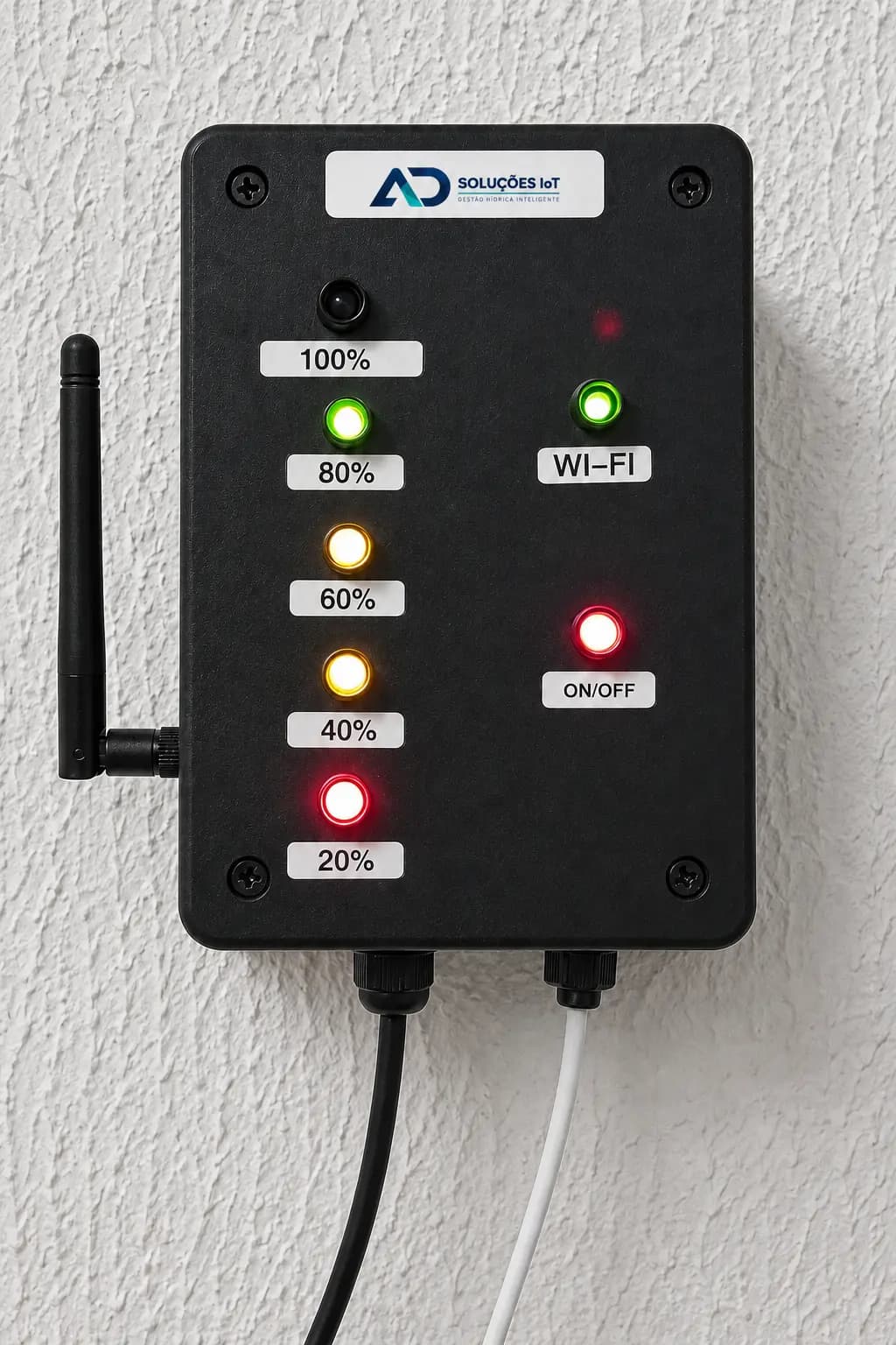Painel da AD Soluções IoT com indicadores locais de nível, comunicação Wi-Fi e estado de funcionamento